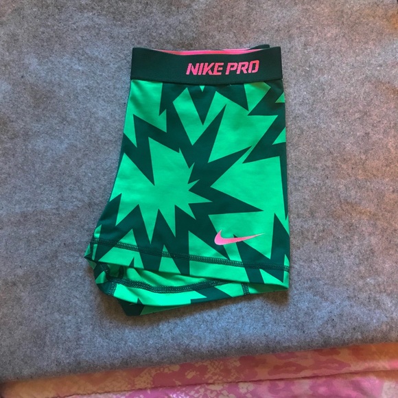 NIKE PRO Jade Green Compression Shorts Size M - Picture 6 of 8